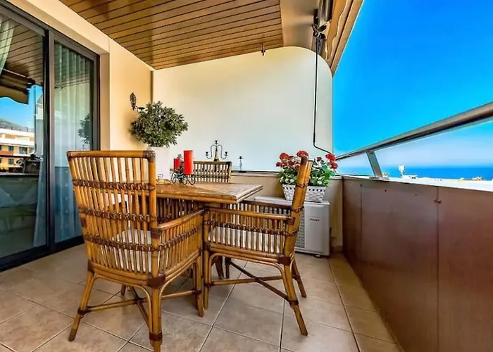 Balcon De Gigantes, * Puerto de Santiago (Tenerife)